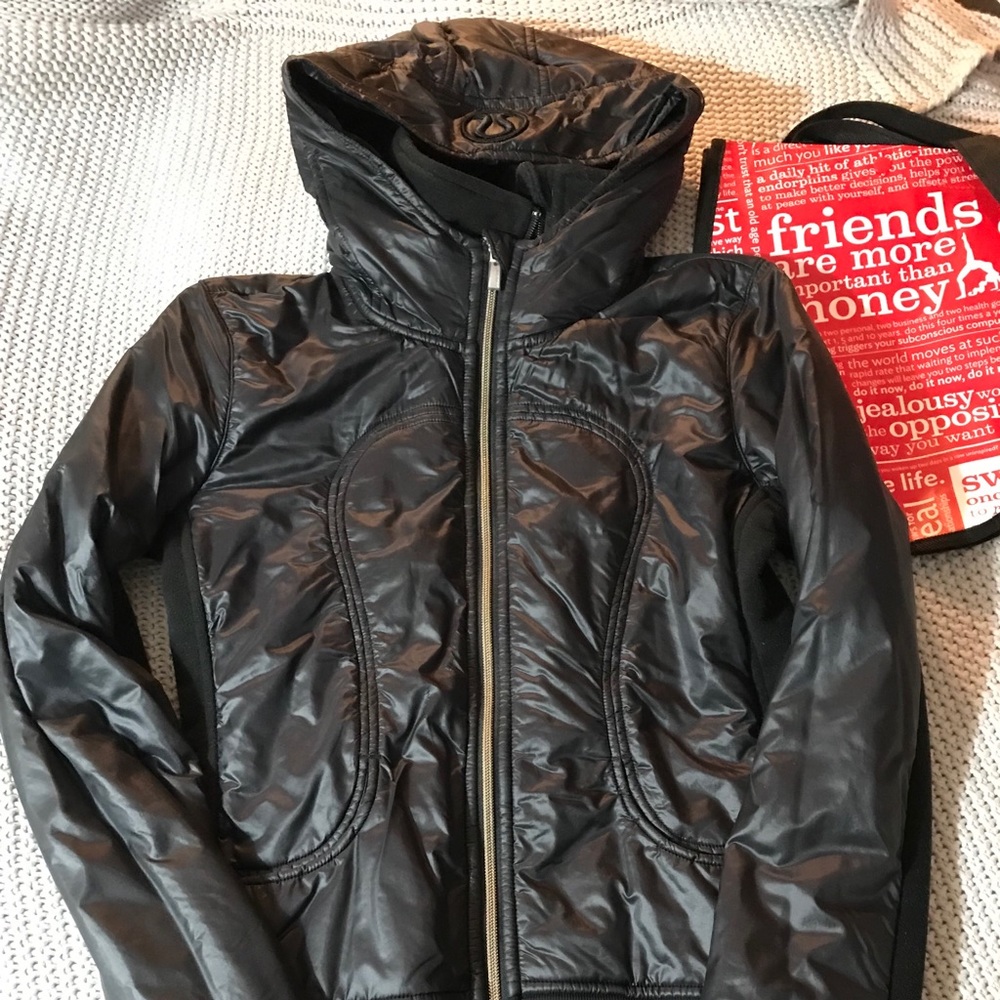 Lululemon special edition scuba hoodie size 6. EUC